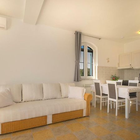 Apartman Mendula Premantura Exterior foto