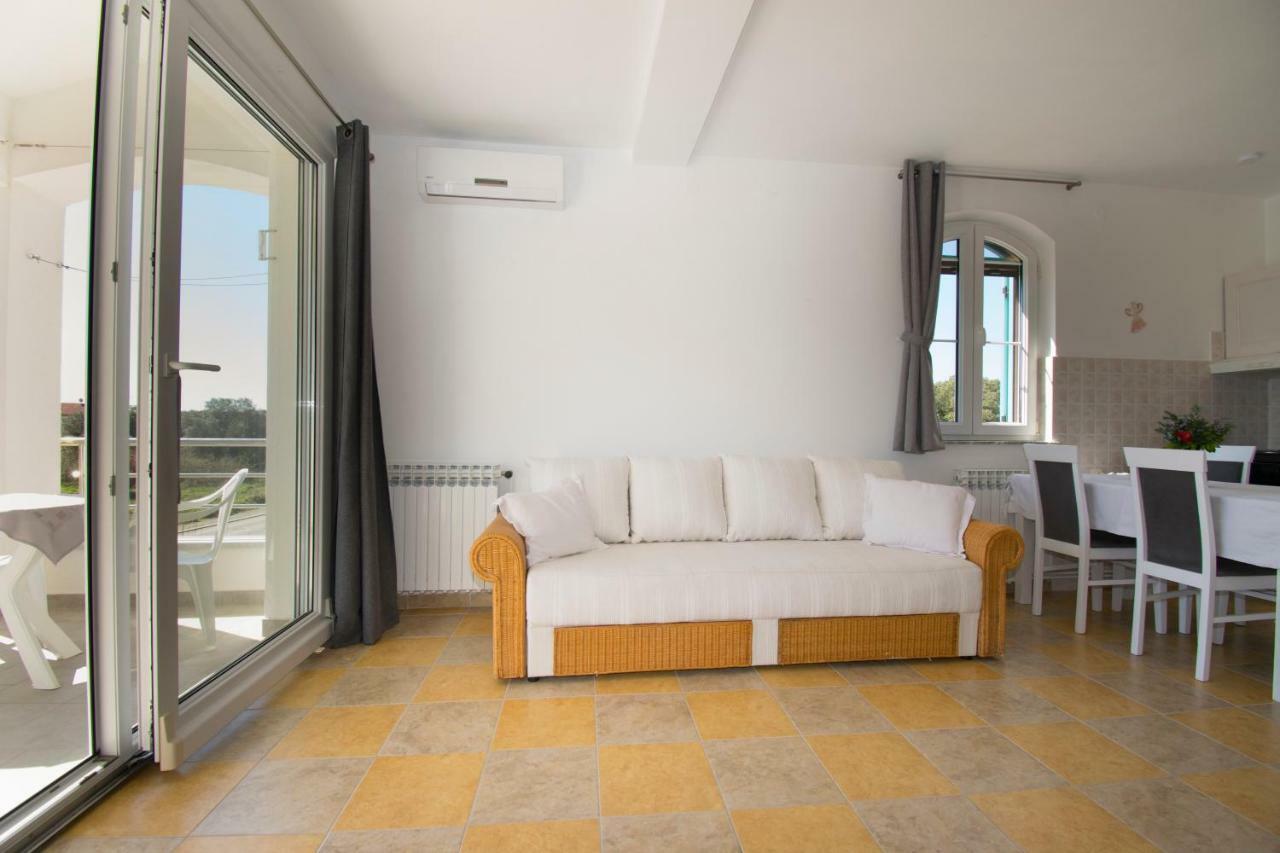 Apartman Mendula Premantura Exterior foto
