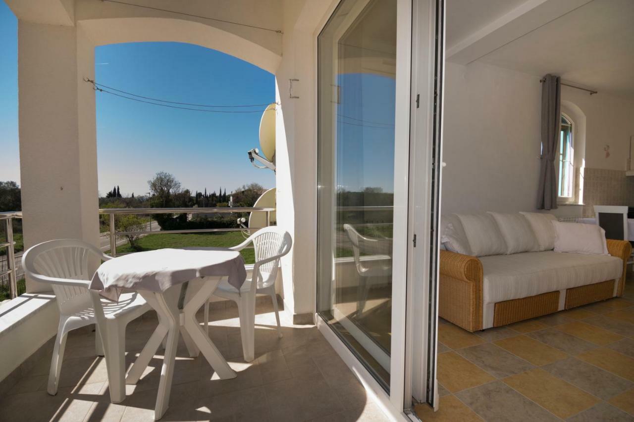 Apartman Mendula Premantura Exterior foto