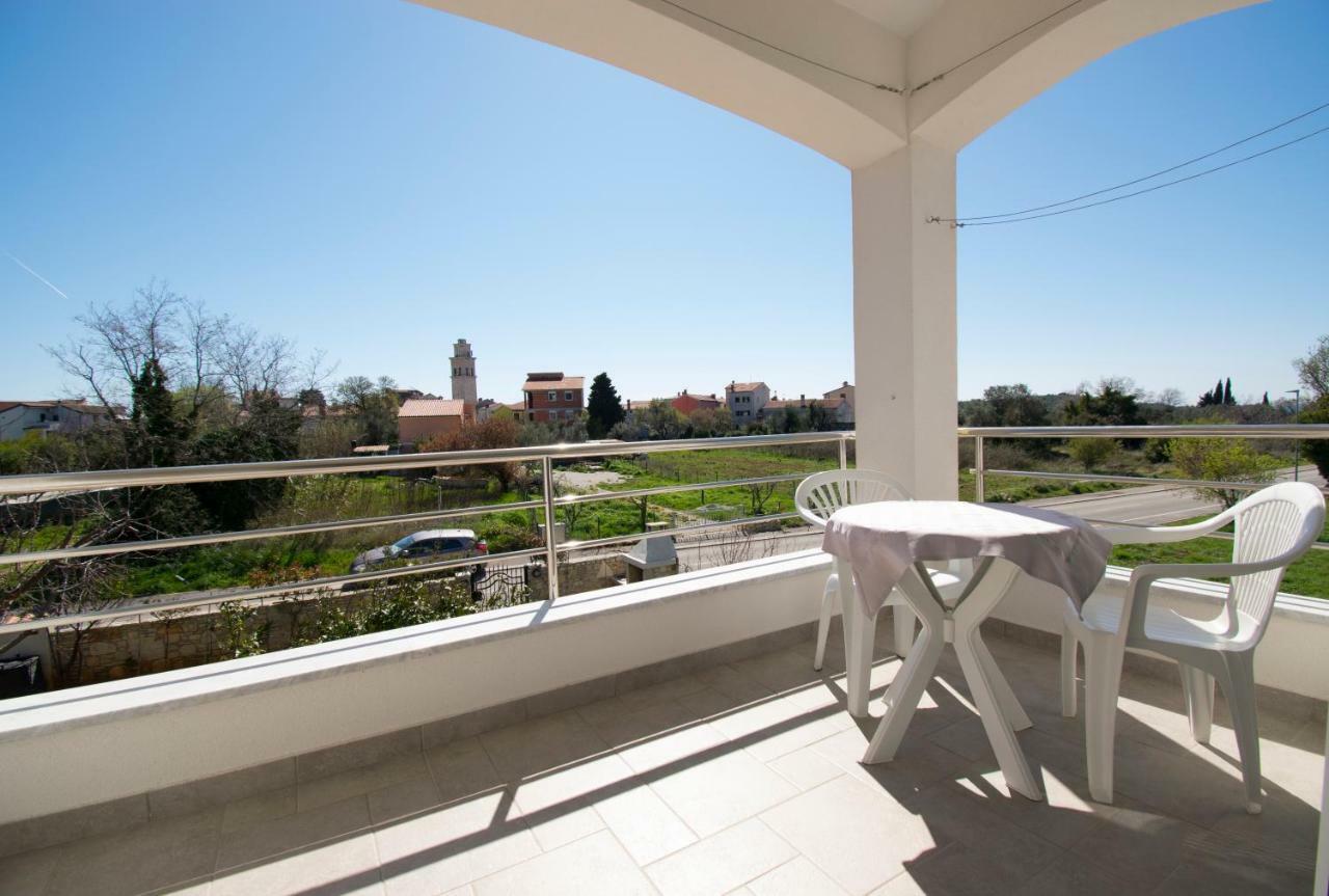 Apartman Mendula Premantura Exterior foto