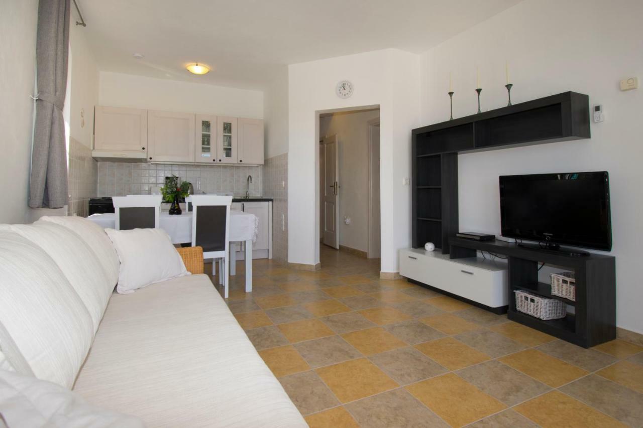 Apartman Mendula Premantura Exterior foto