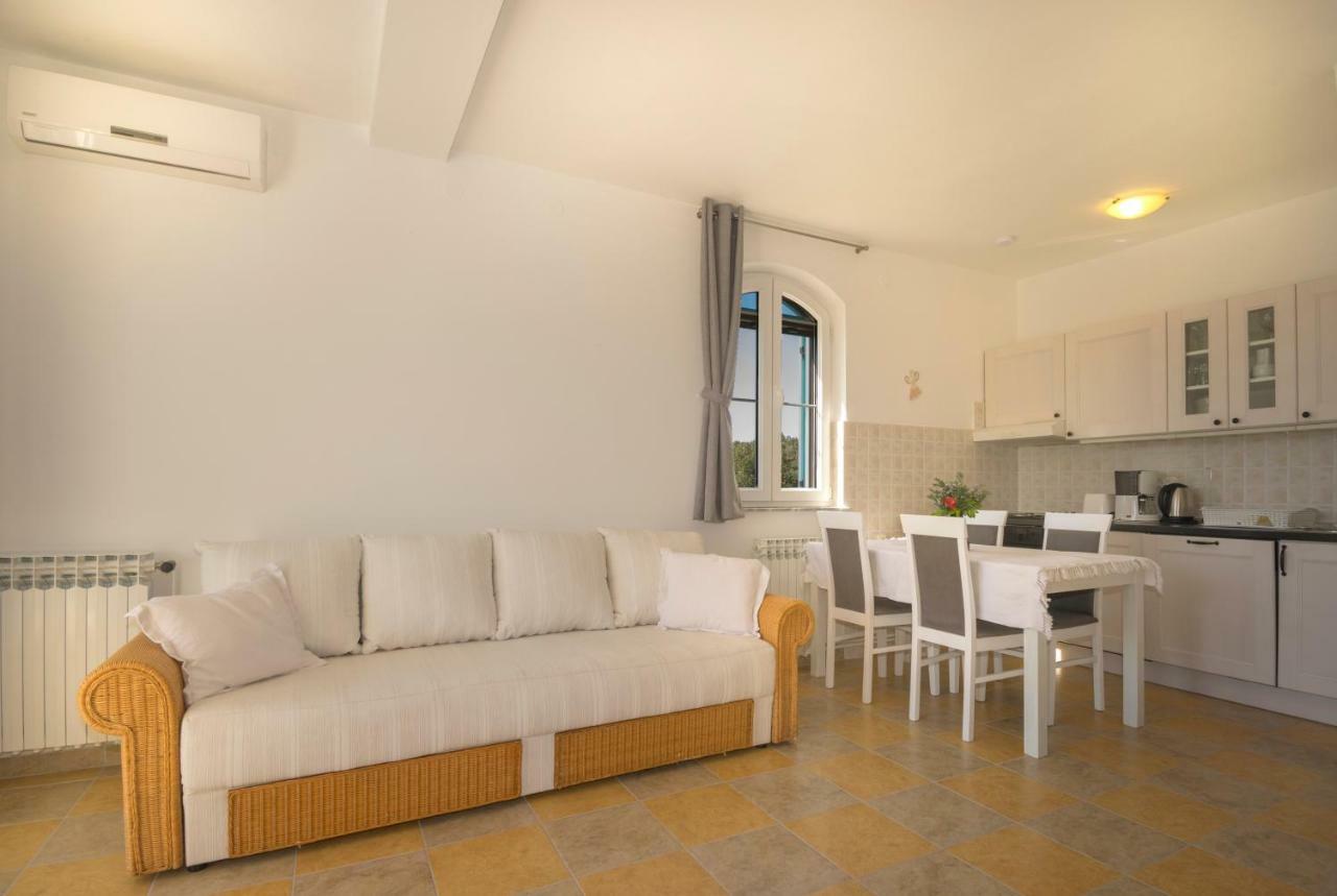 Apartman Mendula Premantura Exterior foto